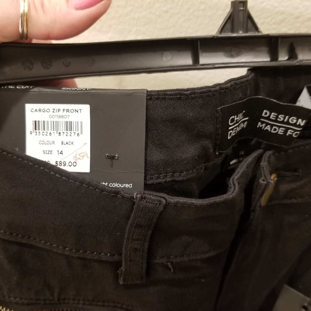 Jeans - Picture 2 of 3